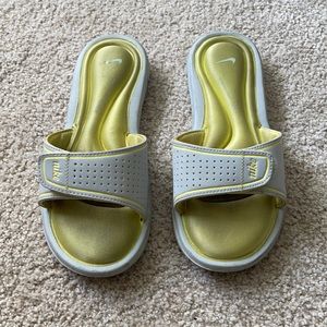 Nike flip flops